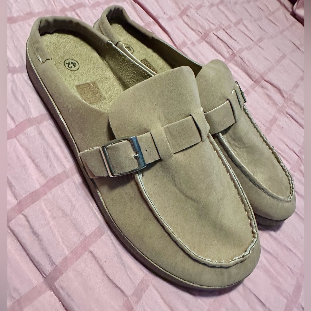 Tan Loafers NWOT                      (Bundle to save!)